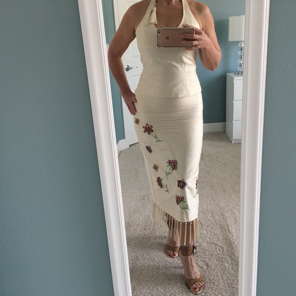 Kelly and Diane Silk Stylish & Sleek Suit - Picture 4 of 16